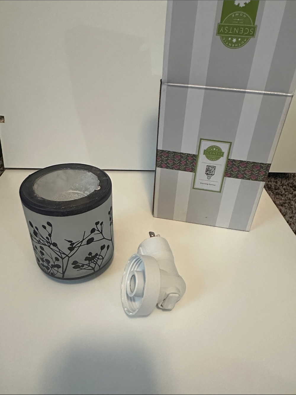 Scentsy Morning Sunrise Mini Warmer - has box and bulb